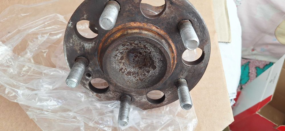 Подшипник ступичный на Kia ceed Hyundai i30