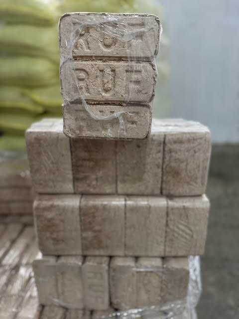 Brykiet drzewny kominkowy RUF Bukowo-Dębowy