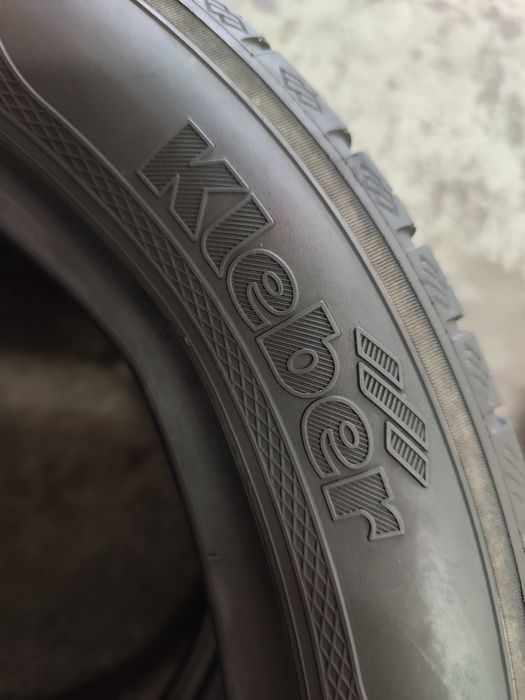 Pneus 205/50r17 Kléber Dynaxer HP3 com 80% piso