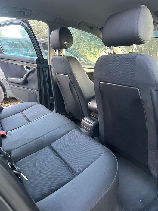 Audi A4  cinzento 1.6 a gasolina