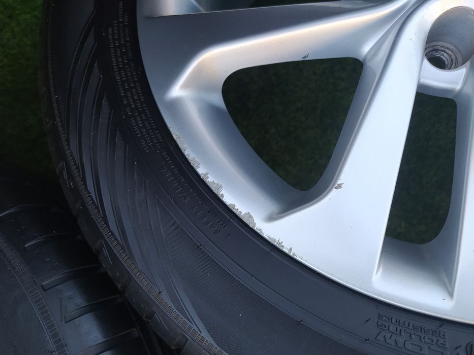 Felgi koła Nissan Juke l 215/55 R17 Lato