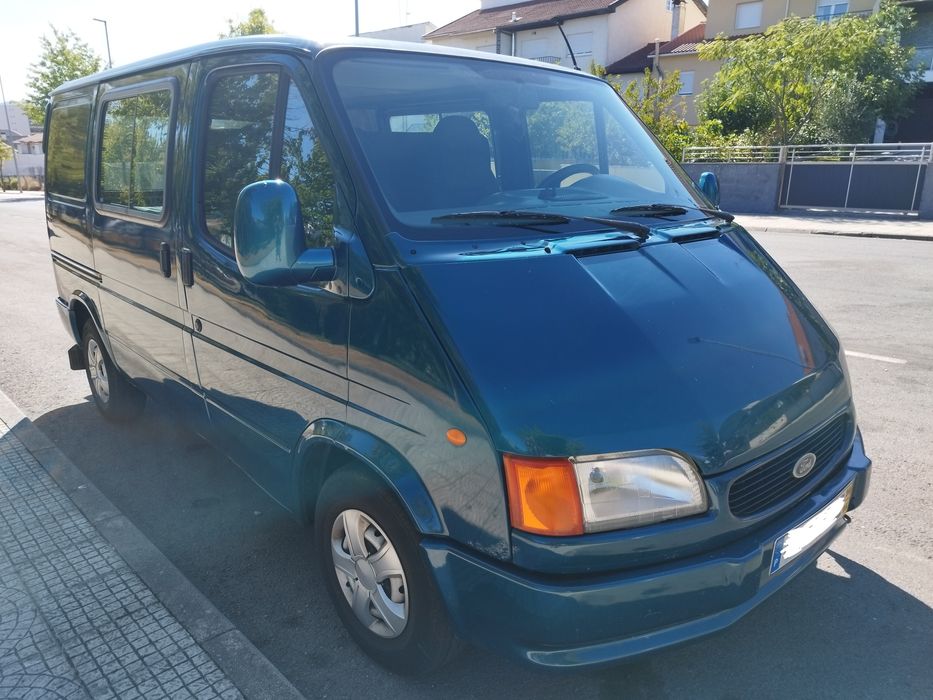 Ford Transit 7 lugares impecável