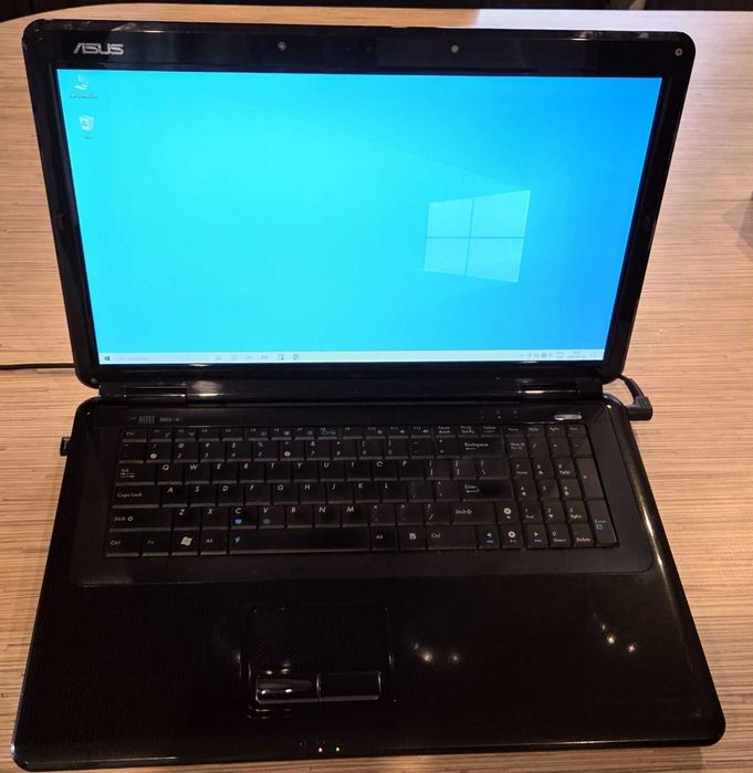 Laptop ASUS K701C 17" Intel Care 2 Duo  GeForce GT220M 4Gb RAM