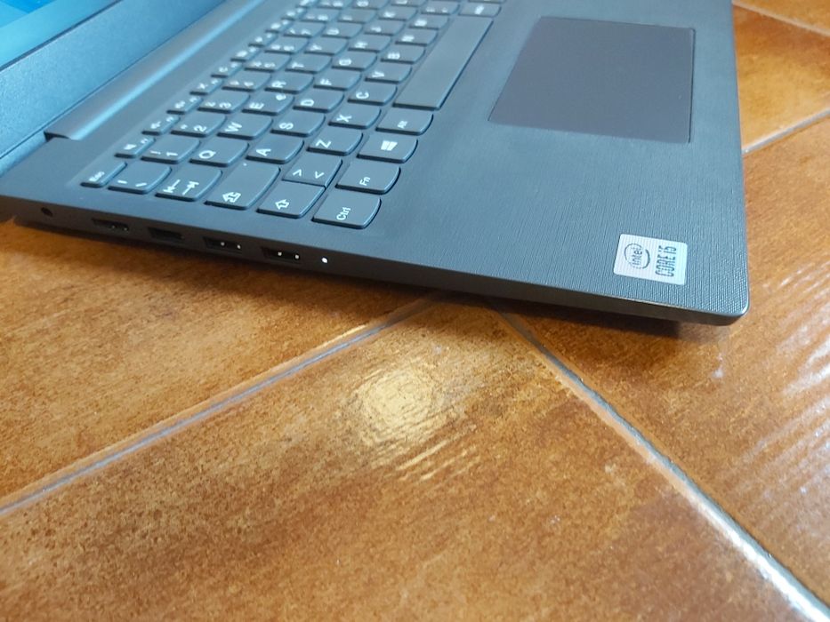 Portátil Lenovo V15-IIL  intel i5 - 10th