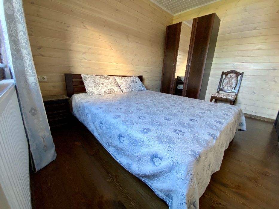 Посуточная аренда дома с сауной на Осокорках. Подобова оренда будинку.