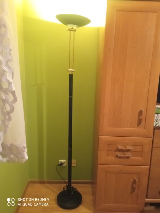 Lampa stojąca z regulacją