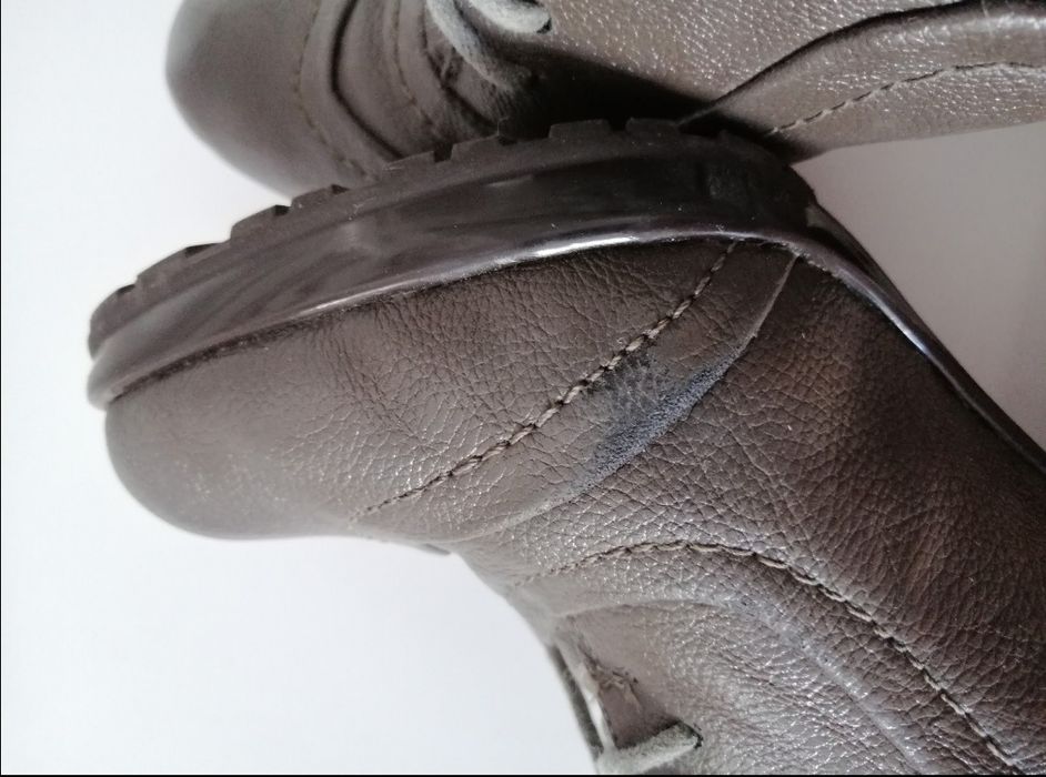 Buty wiązane na obcasie 36