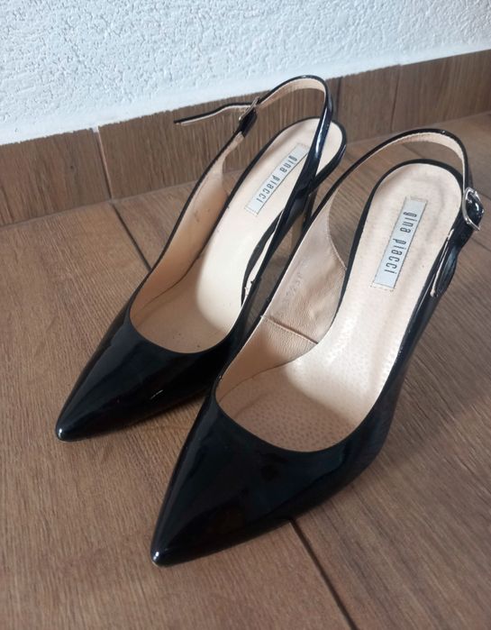 Szpilki czarne piękne zapinane 39