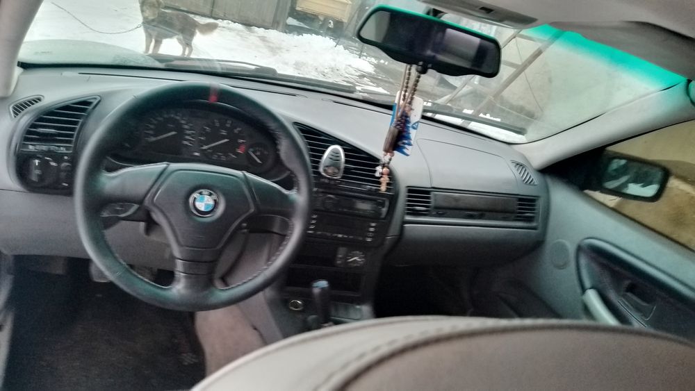 Продам машину БМВ е36