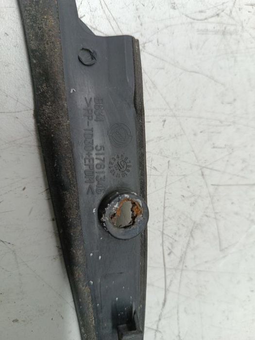 Acabamento de Para-brisas - FIAT GRANDE PUNTO (199_) | 05 -