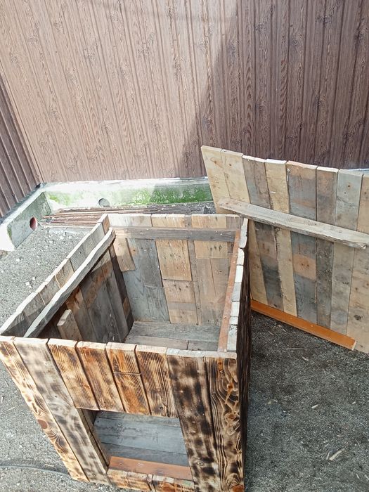 Будка для собак.