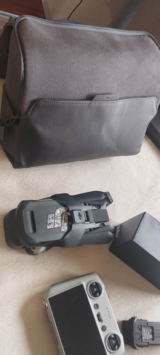 Drone DJI Mavic 3 V 2.0– Combo Completo com Lentes, Excelente Estado