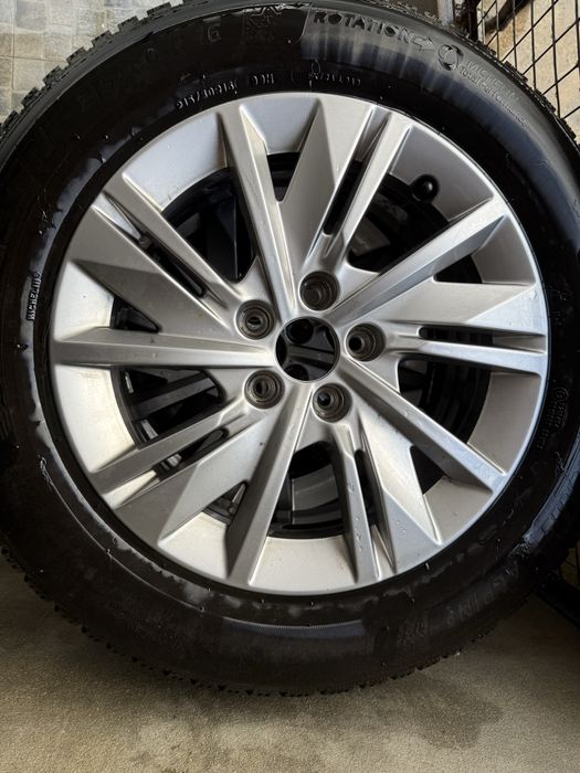 4 pneus + Jante especial