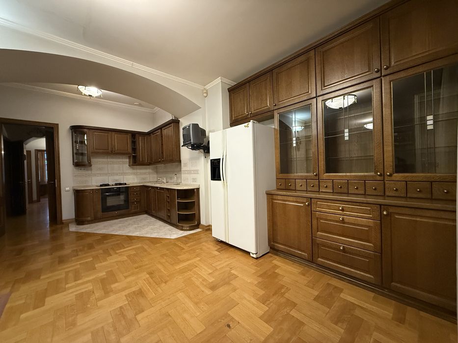 КИЇВ/Саксаганського 29. Продаж 3-кімнатної квартири 125м2/з меблями