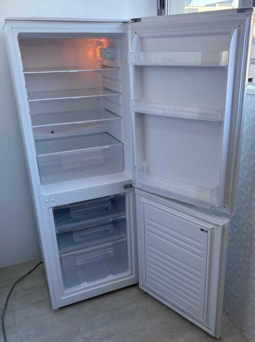 Frigorífico Combinado KUNFT 207L - Branco