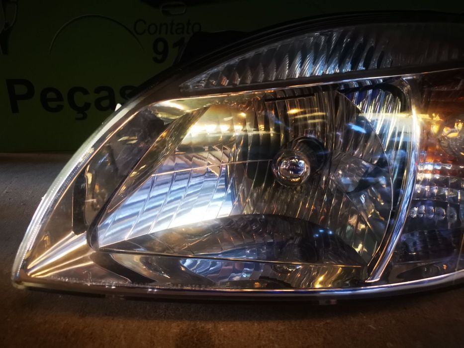 KIA RIO FAROL ESQUERDO - FF481