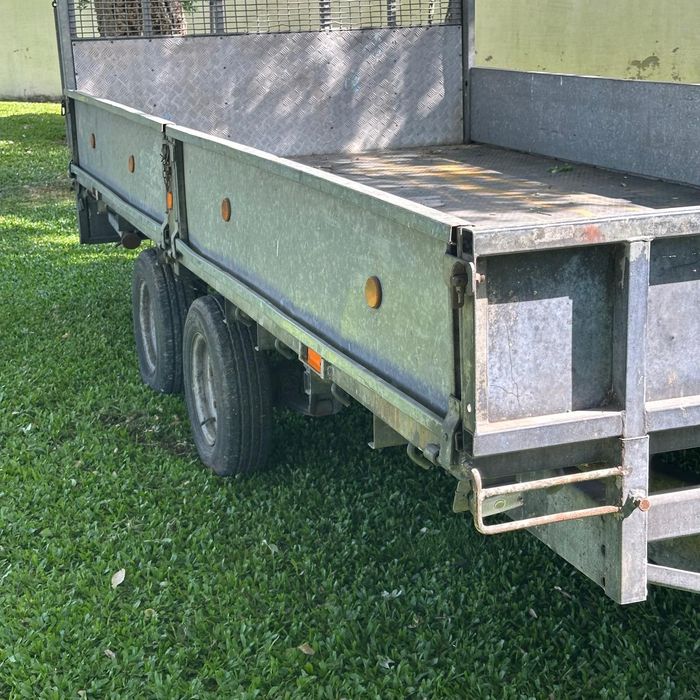 Reboque grande para venda