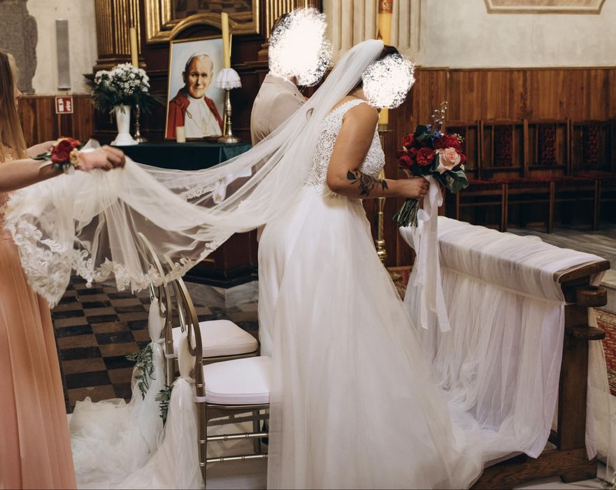 Suknia ślubna „The One” + dwa welony