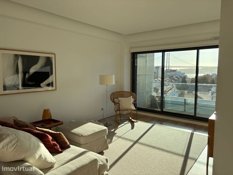 Apartamento T2 com Vista para Tejo na Ajuda, Lisboa