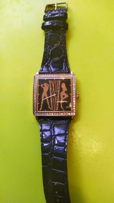 Часы женские кварцевые