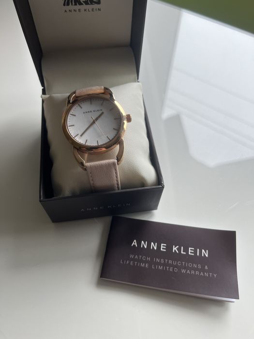 Годинник Anne Klein