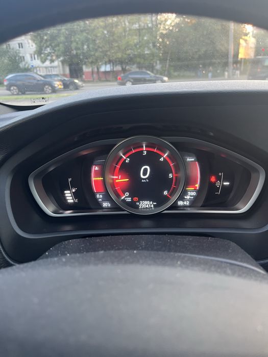 Продам Volvo  v40