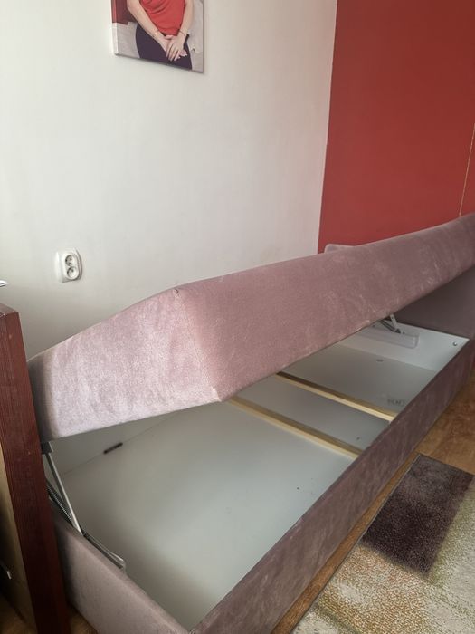 Sprzedam tapczan jednoosobowy w bardzo dobrym stanie