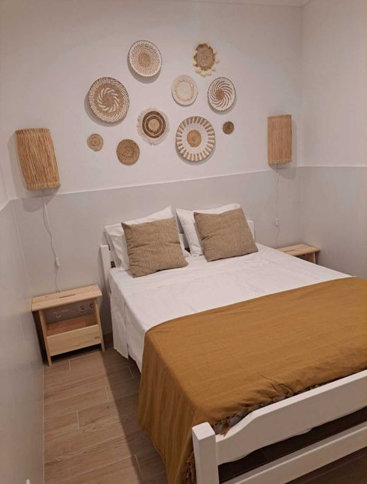 Cama casal com colchão 135x190 Madeira Maciça