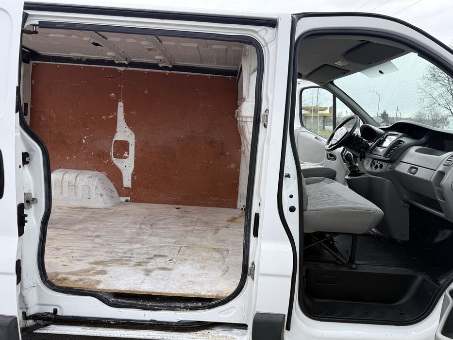 Продам Renault Trafic 2.0D 2011
