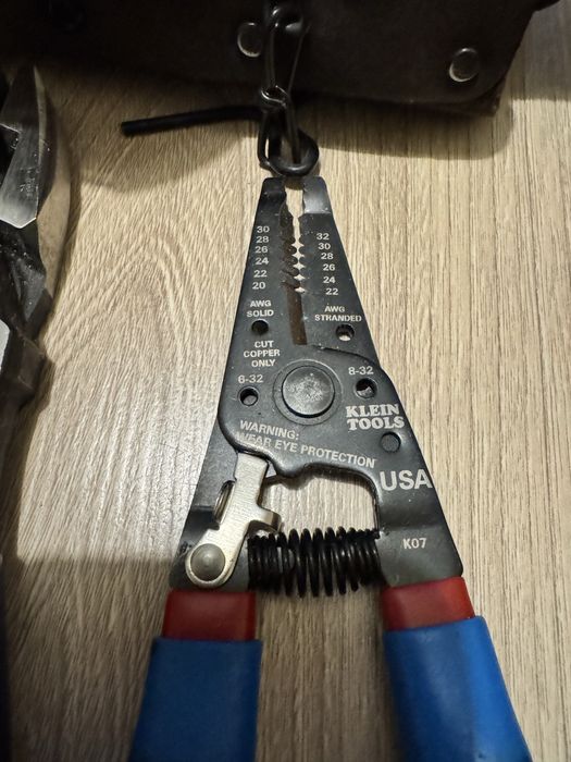 Narzędzie do prac kablowych. Internet. Rj 45