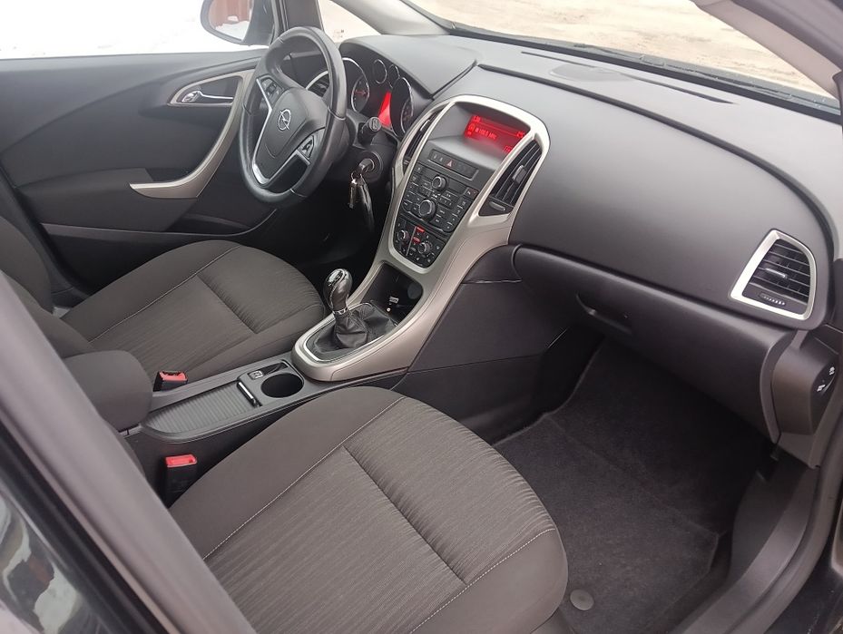 Opel Astra J Model 2012 1.4 Turbo ful opcja