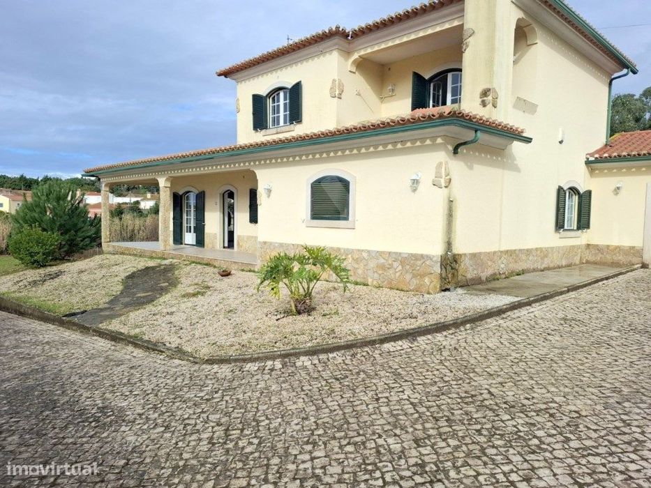 Moradia T4 usada no Ramalhal