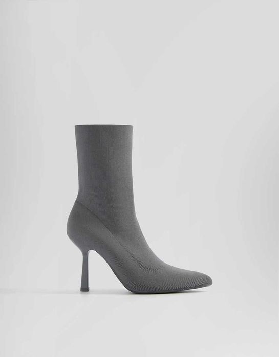 Botins da Bershka em lycra cinzentos novos com etiqueta