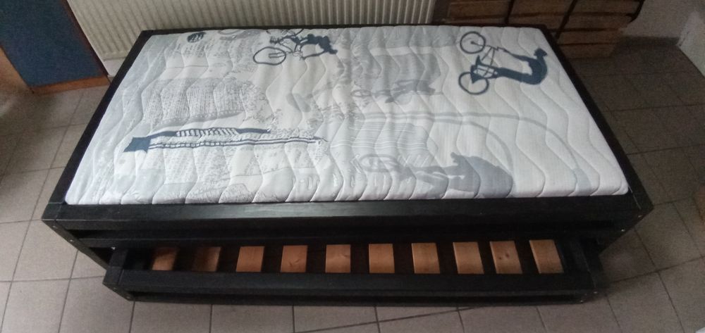 Łóżko młodzieżowe