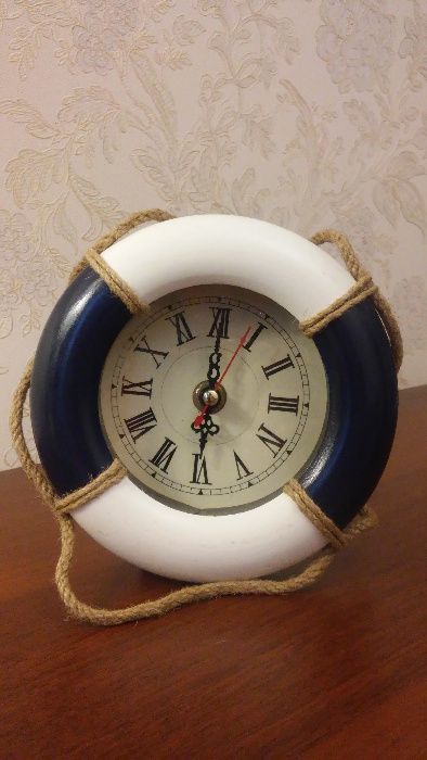 Продам часы настенные и настольные. Англия , Китай.