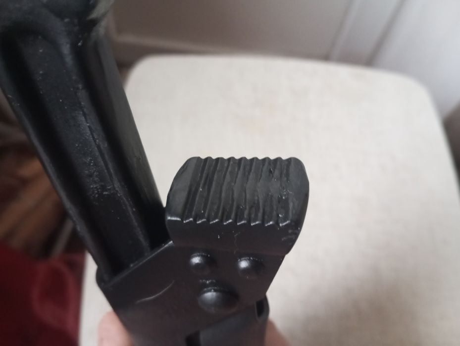 Газовый, трубный ключ,разводной,молоток.