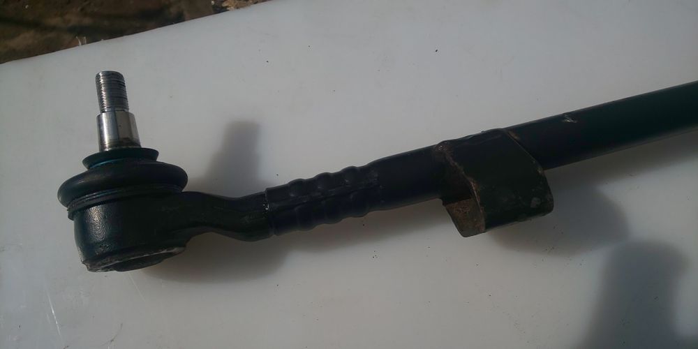 Поперечная рулевая тяга