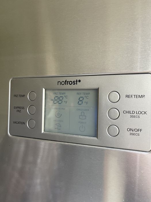 Frigorífico LG com dispensador de água