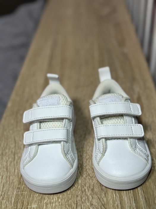 Дитячі кросівки adidas