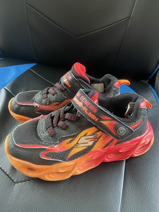 Кросівки Skechers для хлопчика розмір 31