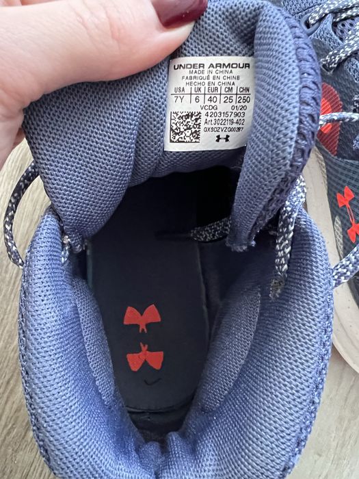 Кросівки Under Armour сіро-червоні 40 розмір дуже гарний стан