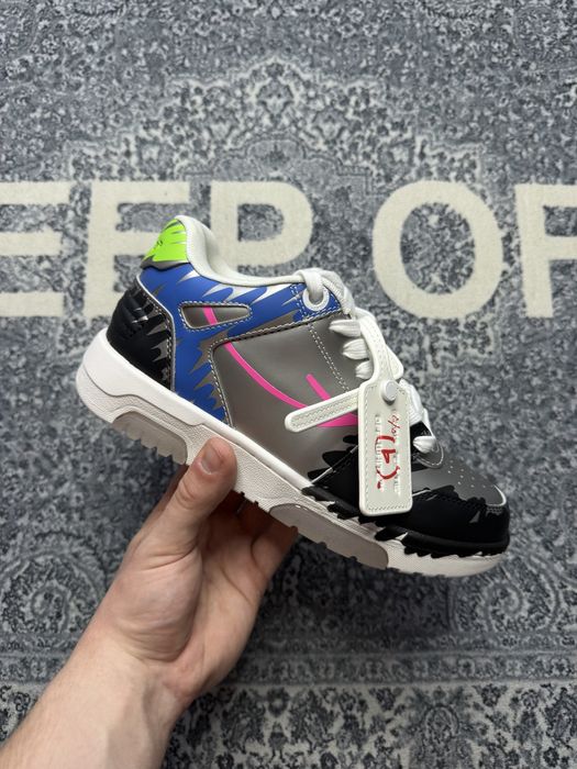 Кросівки від Off White