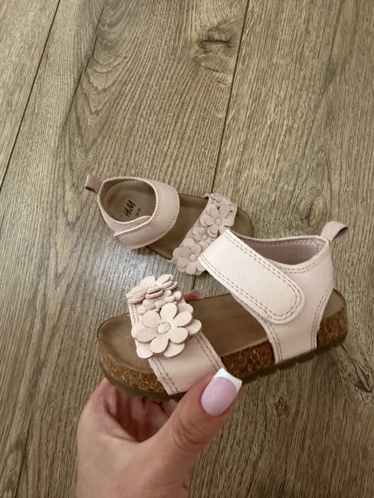 Босоніжки на дівчинку h&m