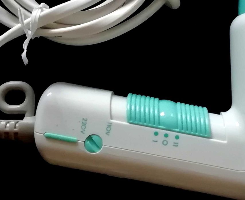 Ferro de engomar e secador de cabelo de viagem Black & Decker