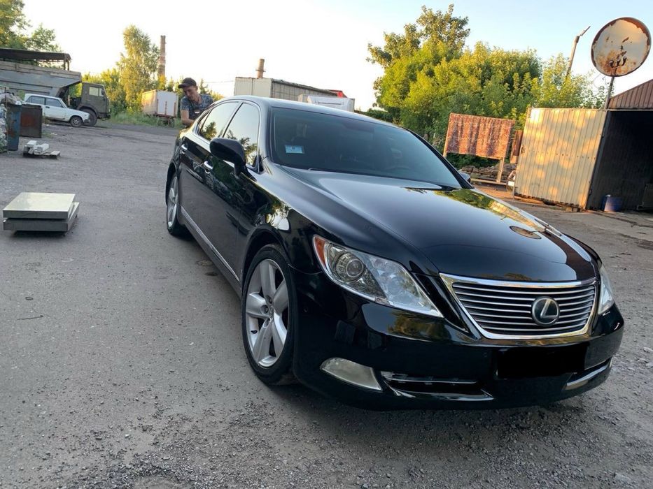 Срочно Продам Lexus LS460L