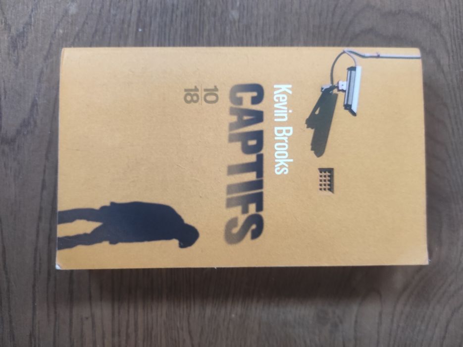 Book: "Captifs" (The Bunker Diary) – Kevin Brooks