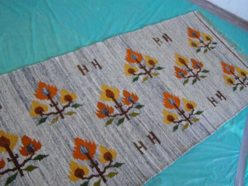 Maria Bujakowa - kilim " Góralskie róże "
