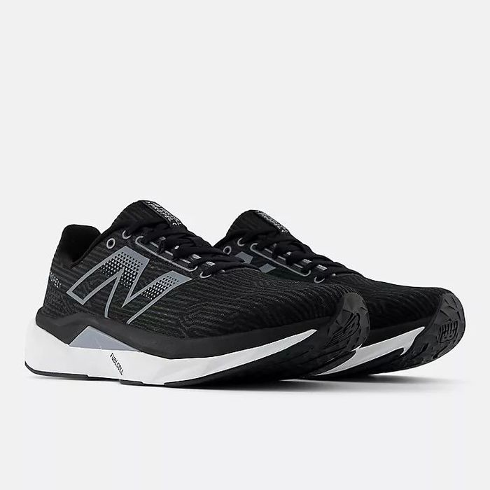Оригінал! Р: 40.5; 46.5 Бігові кросівки New Balance Propel V5