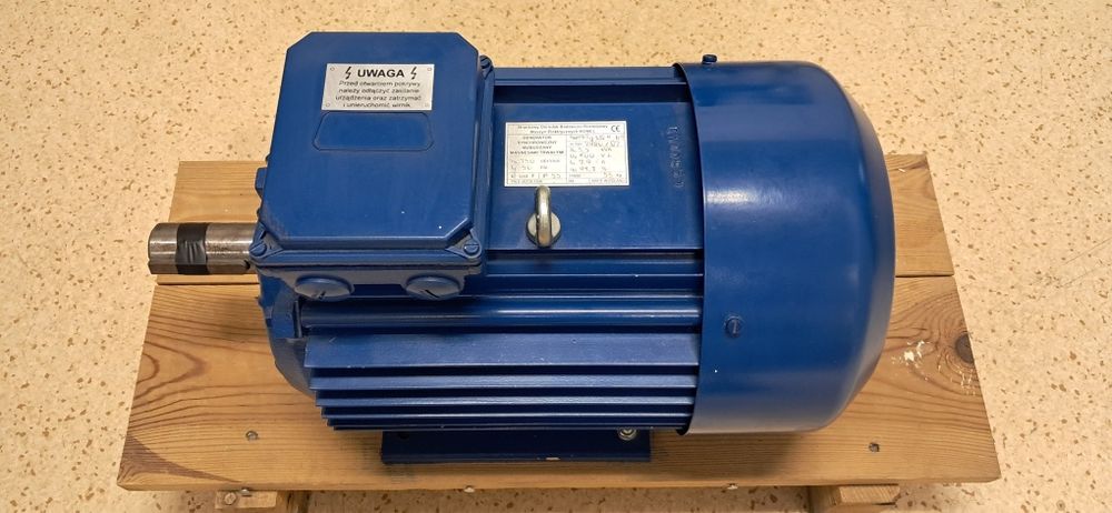 Prądnica/generator, wolnoobrotowa (750 obr/min), wzbudzana magnesami trwałymi, 5,5kVA, 400V, KOMEL, 2007 r.