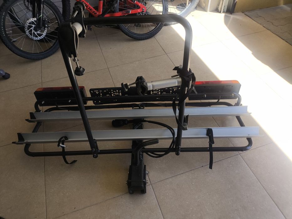 Porta bicicletas para bola de reboque